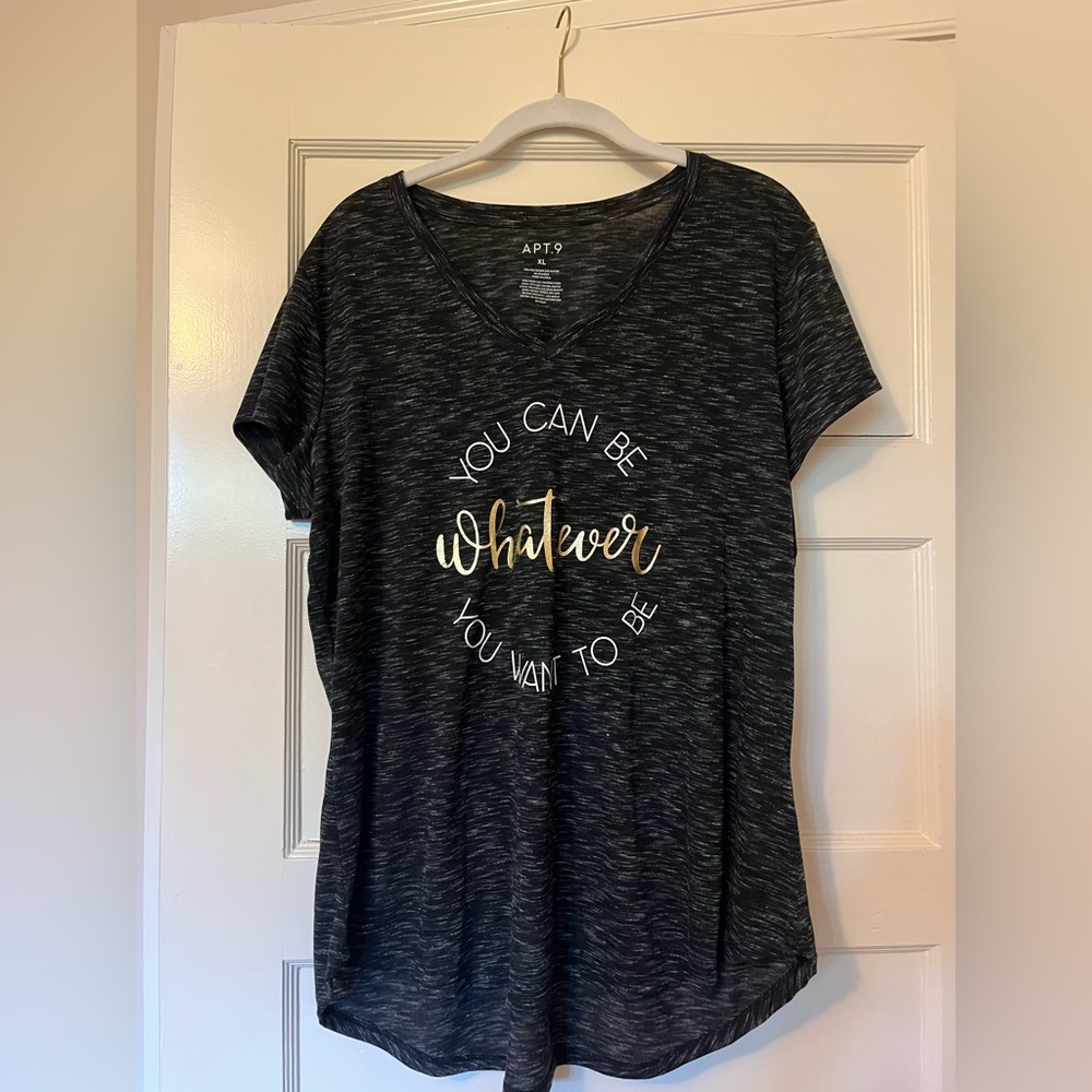 Women’s Apt 9 V-Neck Tee Shirt Size XL NWT